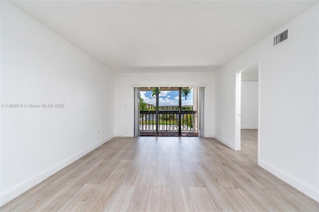 Building Photo - 8875b Fontainebleau Blvd