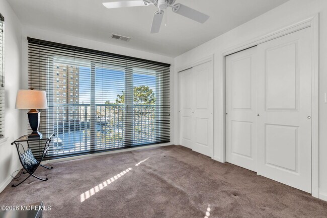 Building Photo - 807 Kingsley St