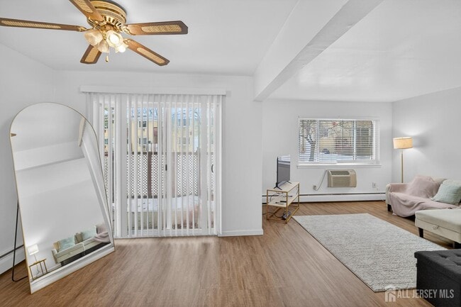 Building Photo - 22 Lake Ave