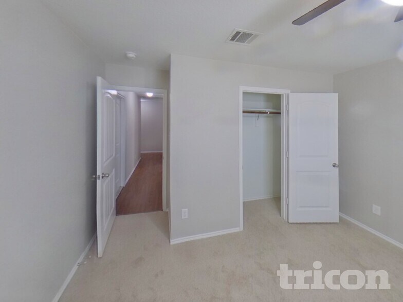 Building Photo - 1112 Roman Dr