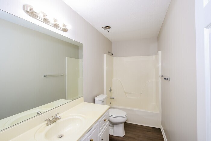 Building Photo - 4728 Waltons Cir