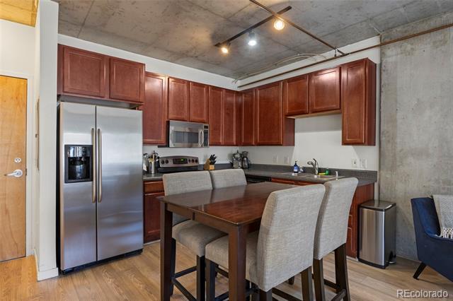Building Photo - 1475 Delgany St