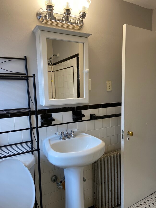 Bathroom - 3651 Campfield Rd