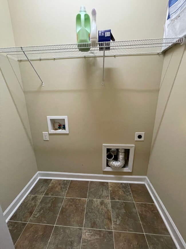 Building Photo - ADORABLE 3 BR, 2 BA HOME IN PLANTATION POINT! *SPRING CREEK SCHOOL DISTRICT*