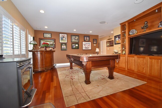 Building Photo - 204 Cypress Hills Ct