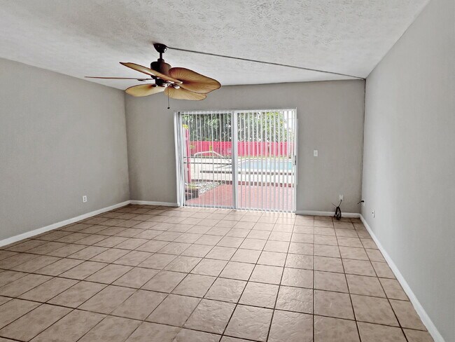 Building Photo - 1123 SW 48th Terrace