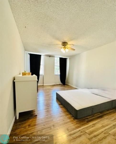 Building Photo - 1150 Hillsboro Mile