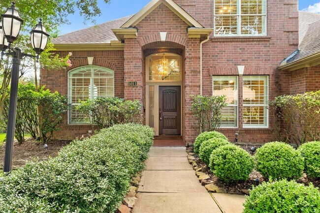 Building Photo - 5011 Tapestry Ln