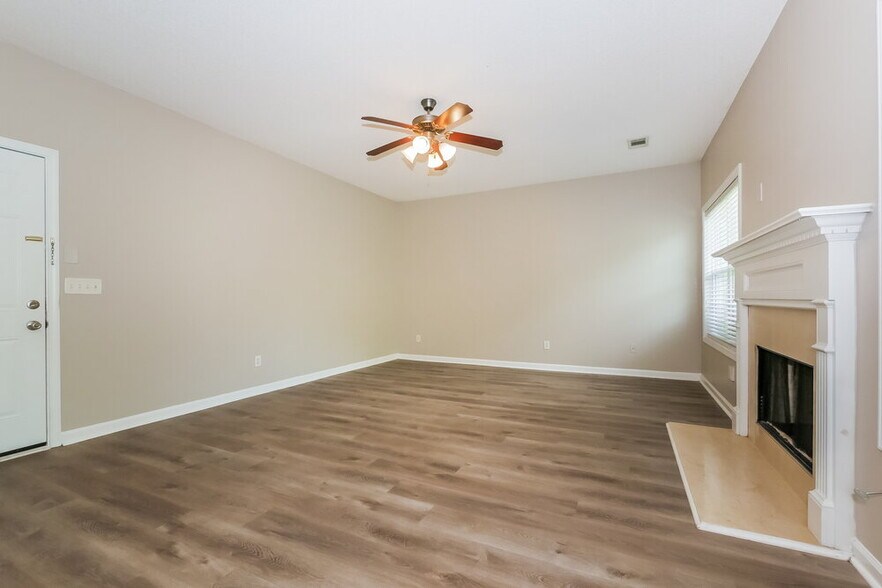 Building Photo - 440 The Gables Dr