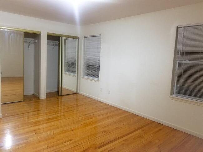 Building Photo - 319 Danforth Ave