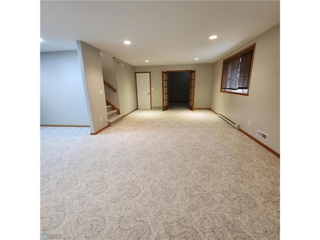 Building Photo - 1172 Eagle Park Dr S