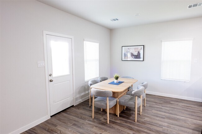 Building Photo - 211 Brazen Forest Trl