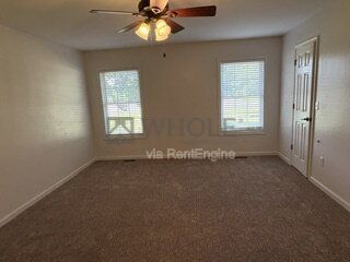 Building Photo - 6921 S E Side Hwy