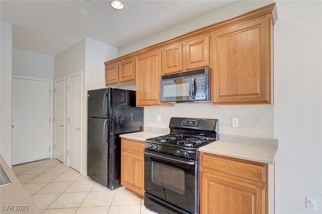 Building Photo - 9408 Santana Siesta Ave