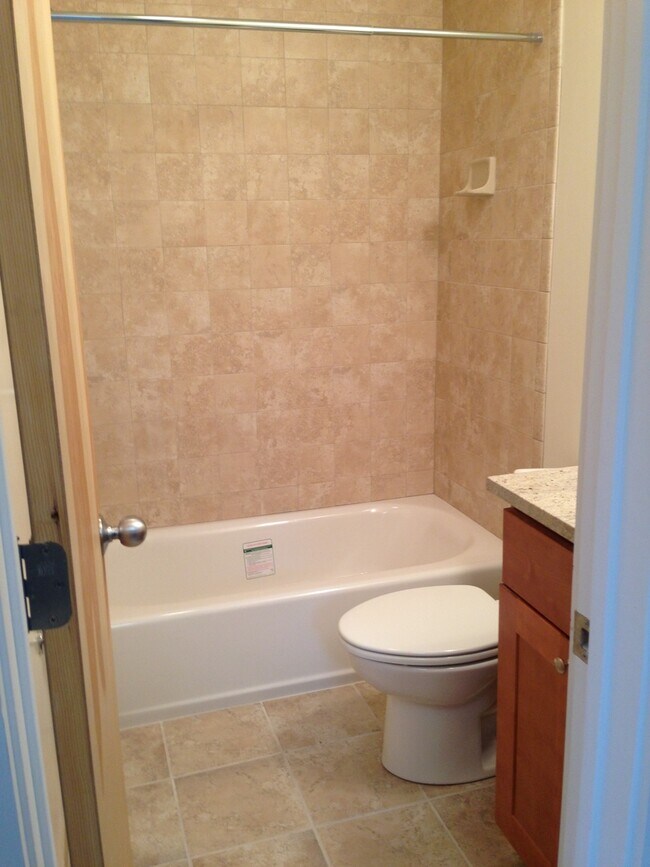 Building Photo - 1738 Main St