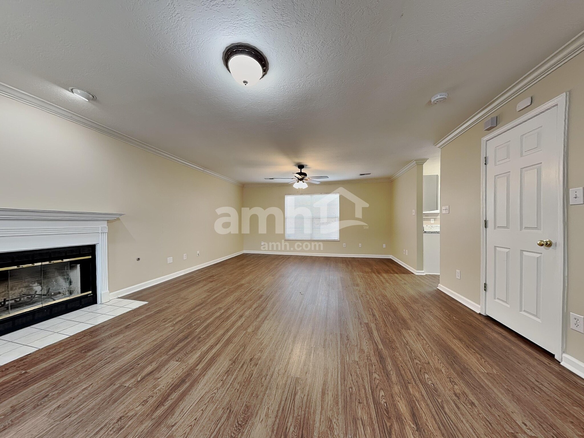 Building Photo - 1405 Randall Park Dr