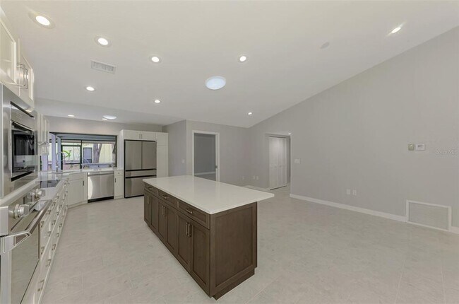 Building Photo - 1224 S View Dr