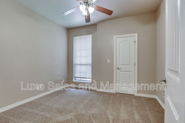Building Photo - 3341 Heritage Green Cir