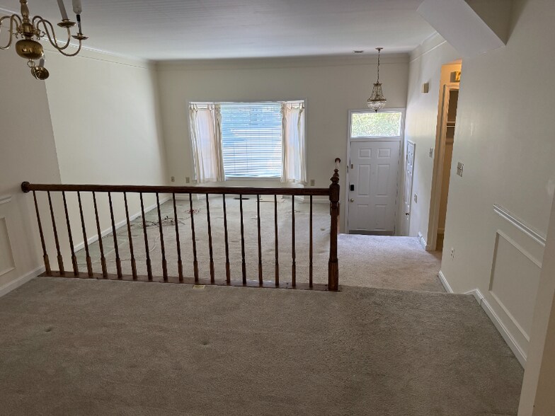 Building Photo - 226 Lynn Manor Dr