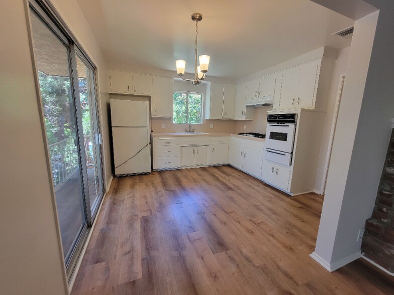 Building Photo - 13530 Leadwell St