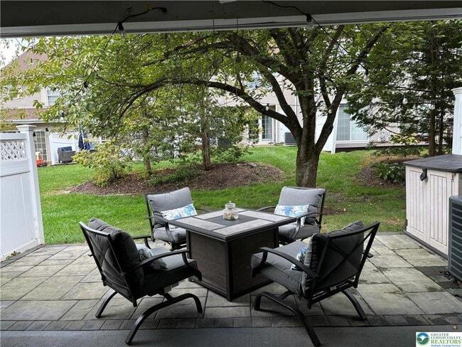 Building Photo - 1963 Delancey St