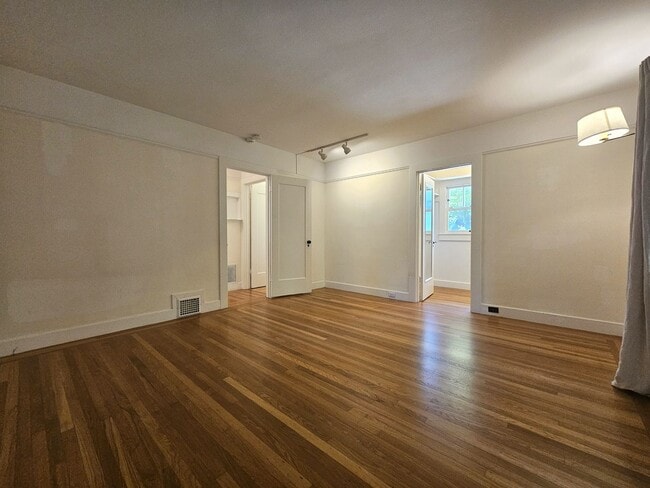 Building Photo - 4-Bedroom Single Family Home in Palo Alto-  lease take over