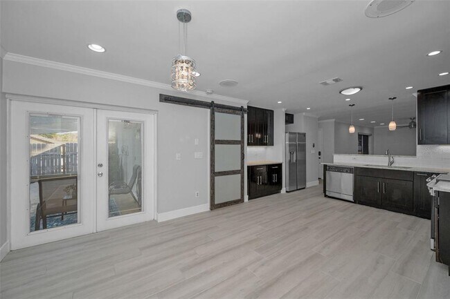 Building Photo - 1502 Cottonwood Terrace