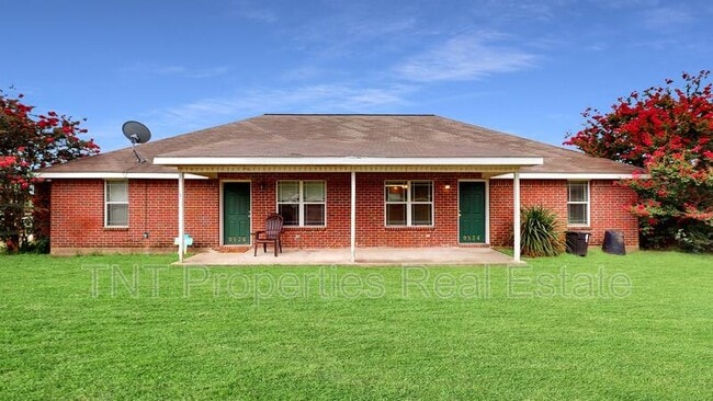 Building Photo - 9834 Risky's Ranch Dr