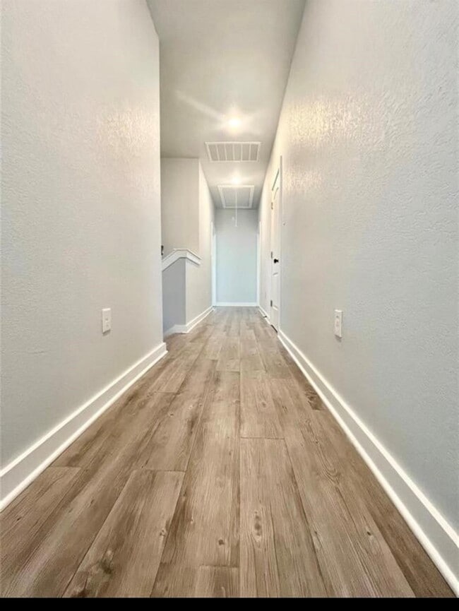 Building Photo - 2126 Crescent Pointe Pkwy