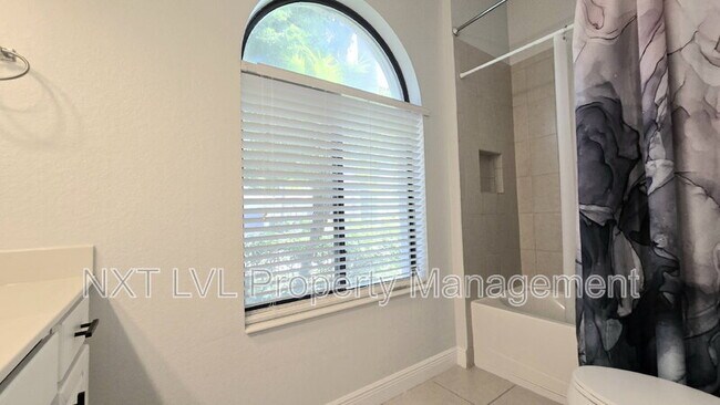 Building Photo - 1685 Serrano Cir