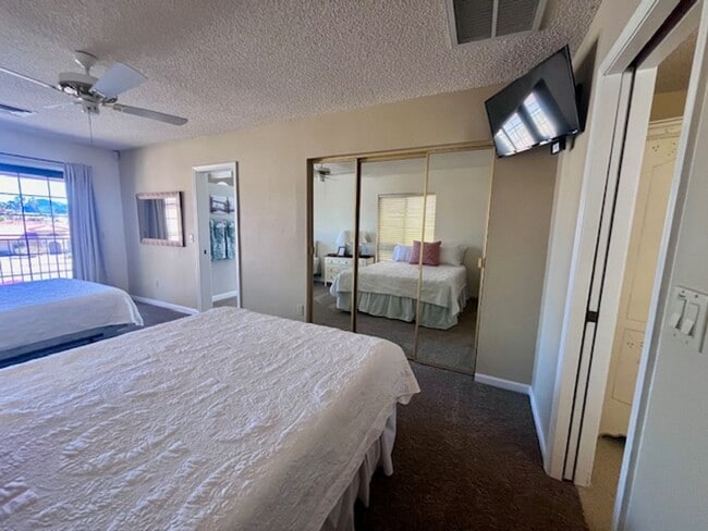 Building Photo - Golf Course Pool Home with 4 Bedrooms!