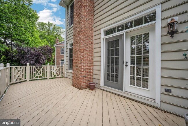 Building Photo - 10159 Castlewood Ln