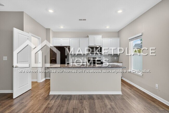 Building Photo - 559 Cliff St