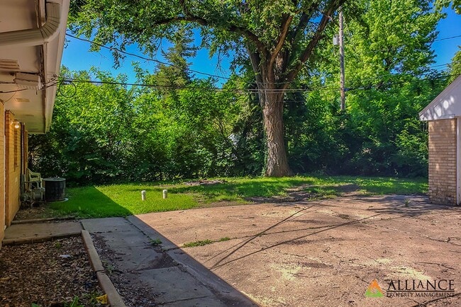 Building Photo - 1533 Pipher Ln