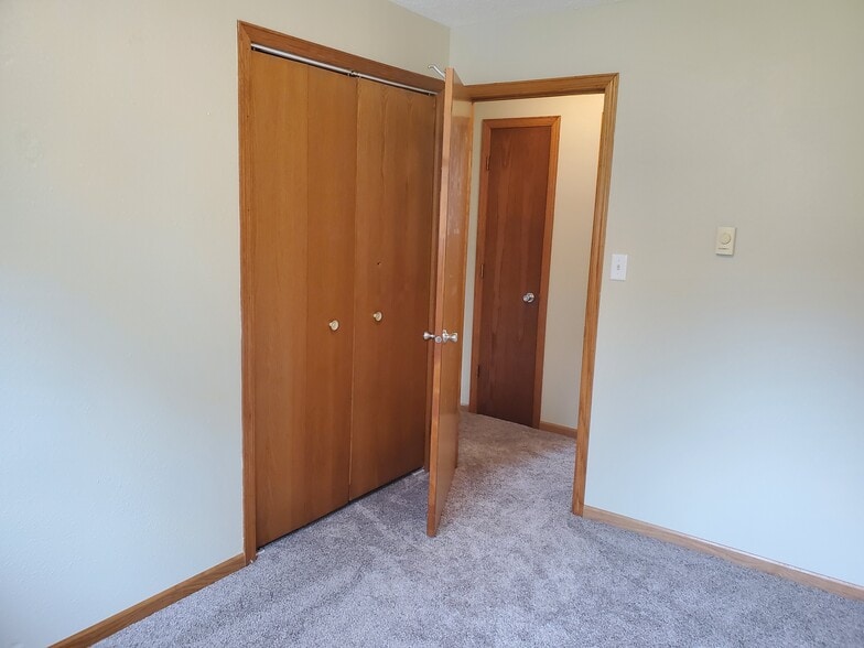 Building Photo - 742 Central Plains Ct