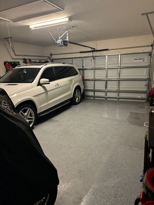 Building Photo - 1016 Cascade Dr