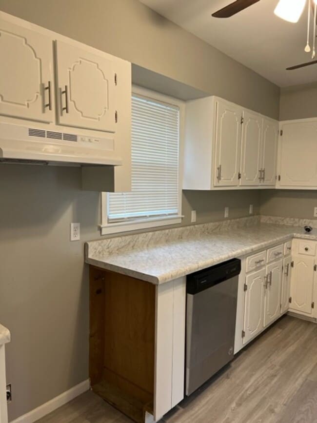 Building Photo - 610 Grover St