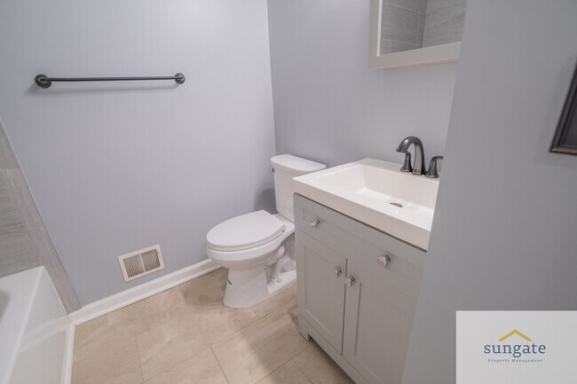 Building Photo - 113 Brightwater Dr