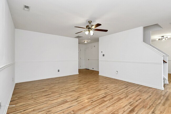 Building Photo - 3 Bed/2 Bath Home for RENT