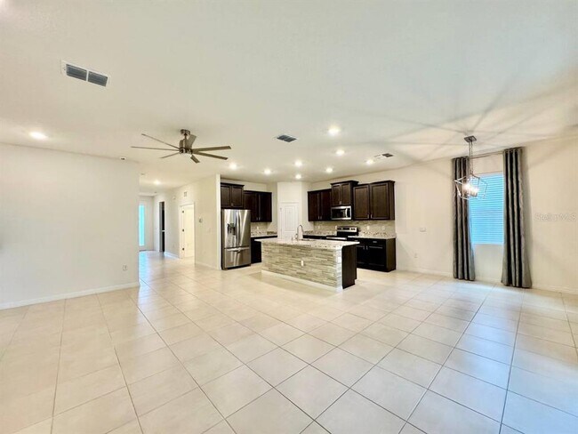 Building Photo - 12544 Shining Willow St