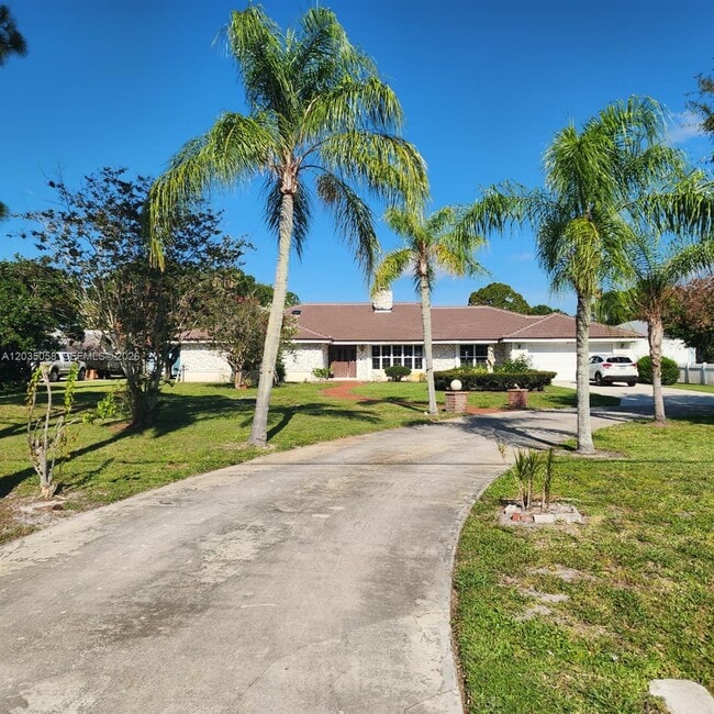 Building Photo - 6101 Palmetto Dr
