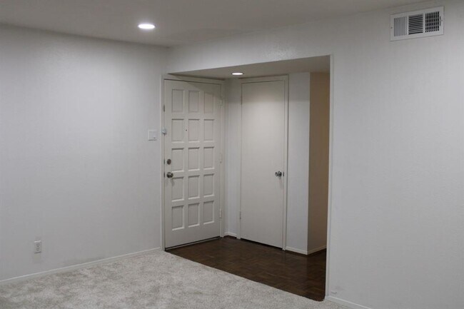 Building Photo - 6060 Birchbrook Dr