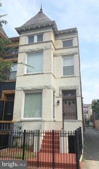 Building Photo - 15 Seaton Pl NW