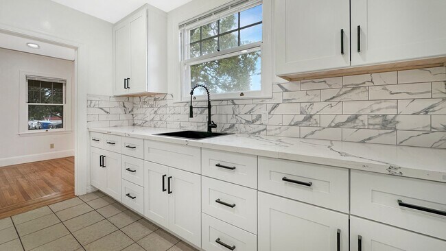 Building Photo - 4118-4120Penniman