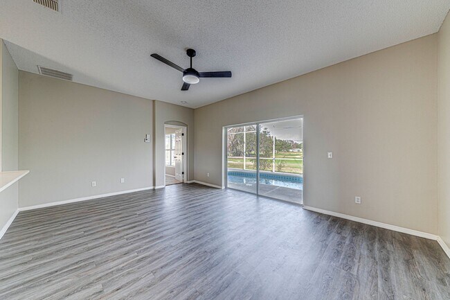 Building Photo - 745 Jaybee Ave