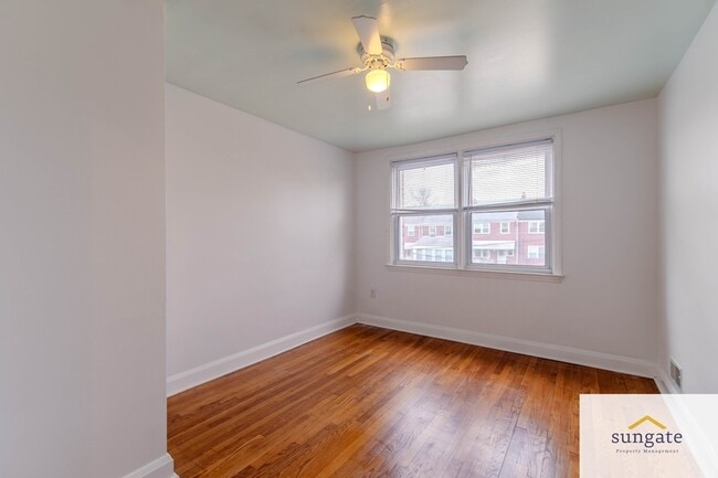 Building Photo - 8666 Oak Rd