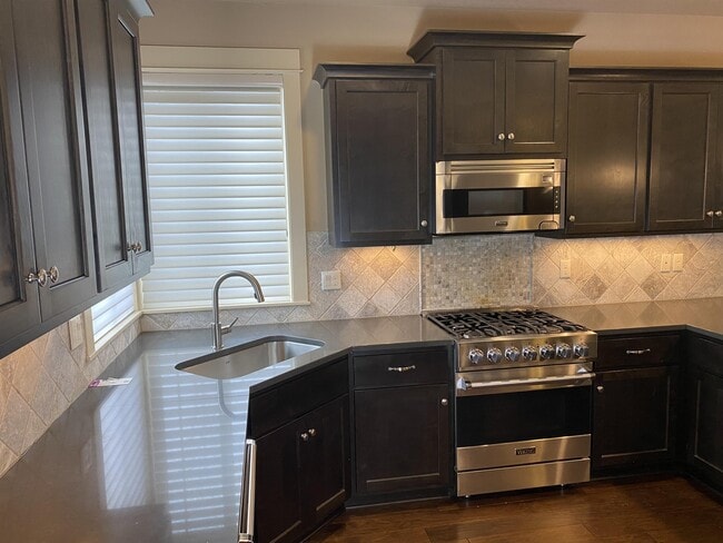 Building Photo - 14632 Catalpa Way