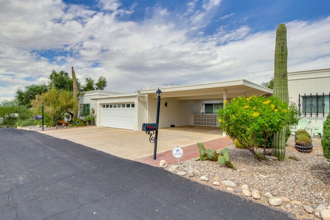 Building Photo - 5026 N Crestridge Dr