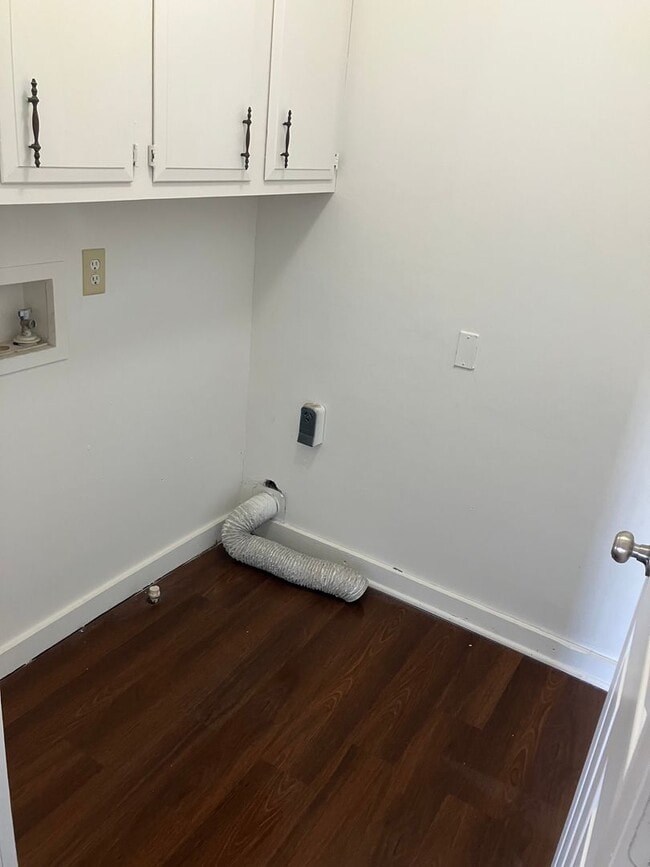 Building Photo - 3101 Oliver St