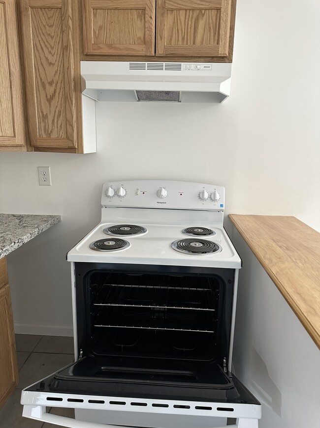 Building Photo - 184 E Market St